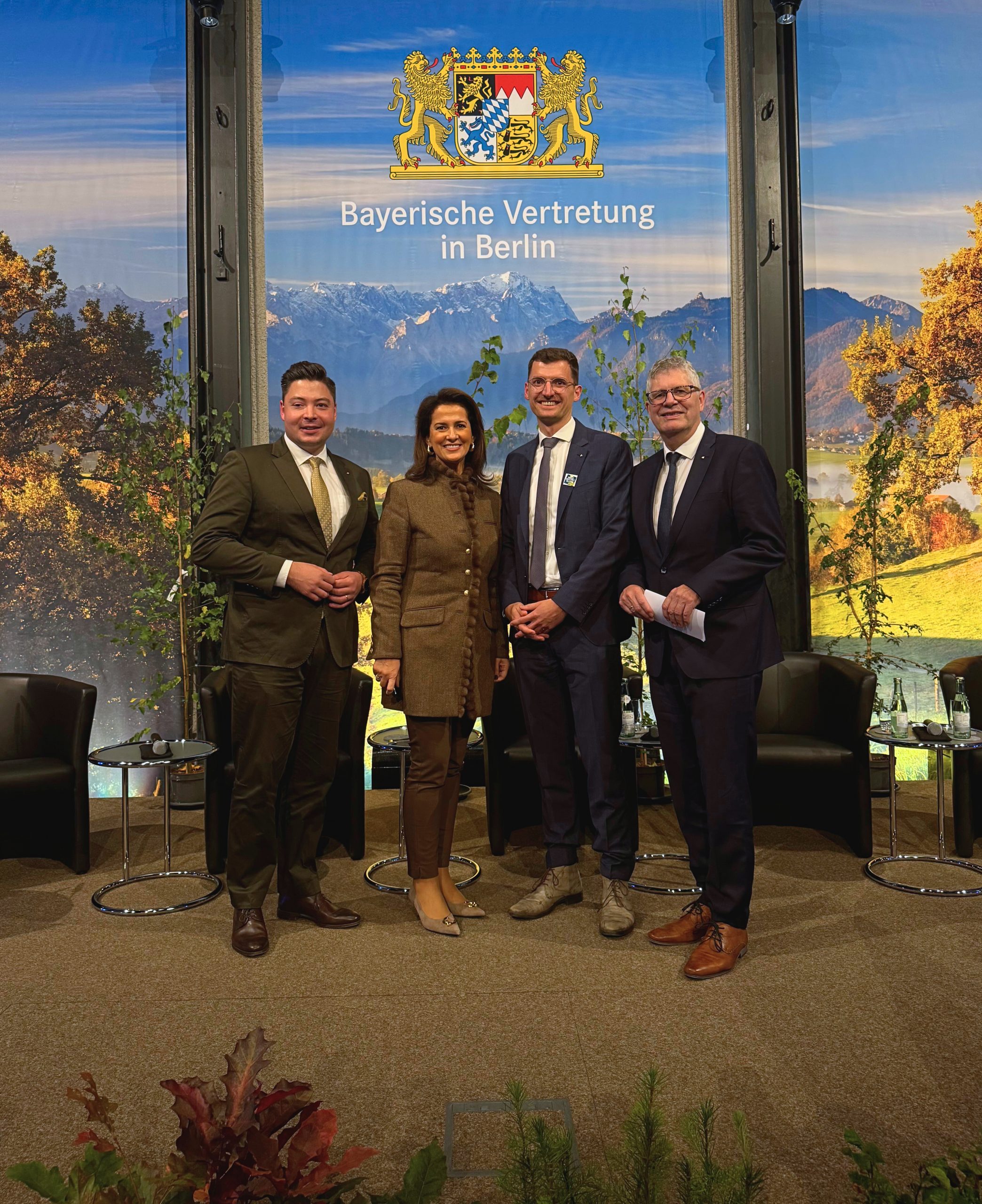 Michaela Kaniber, DFWR-Geschäftsführer Axel Miske, DFWR-Präsident Christian Haase. Foto: DFWR